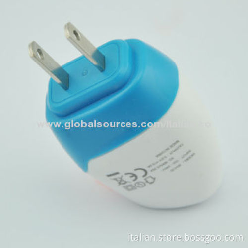 Power Charger for iPhone and iPad with Dual-USB Port, 5V DC Output Voltage